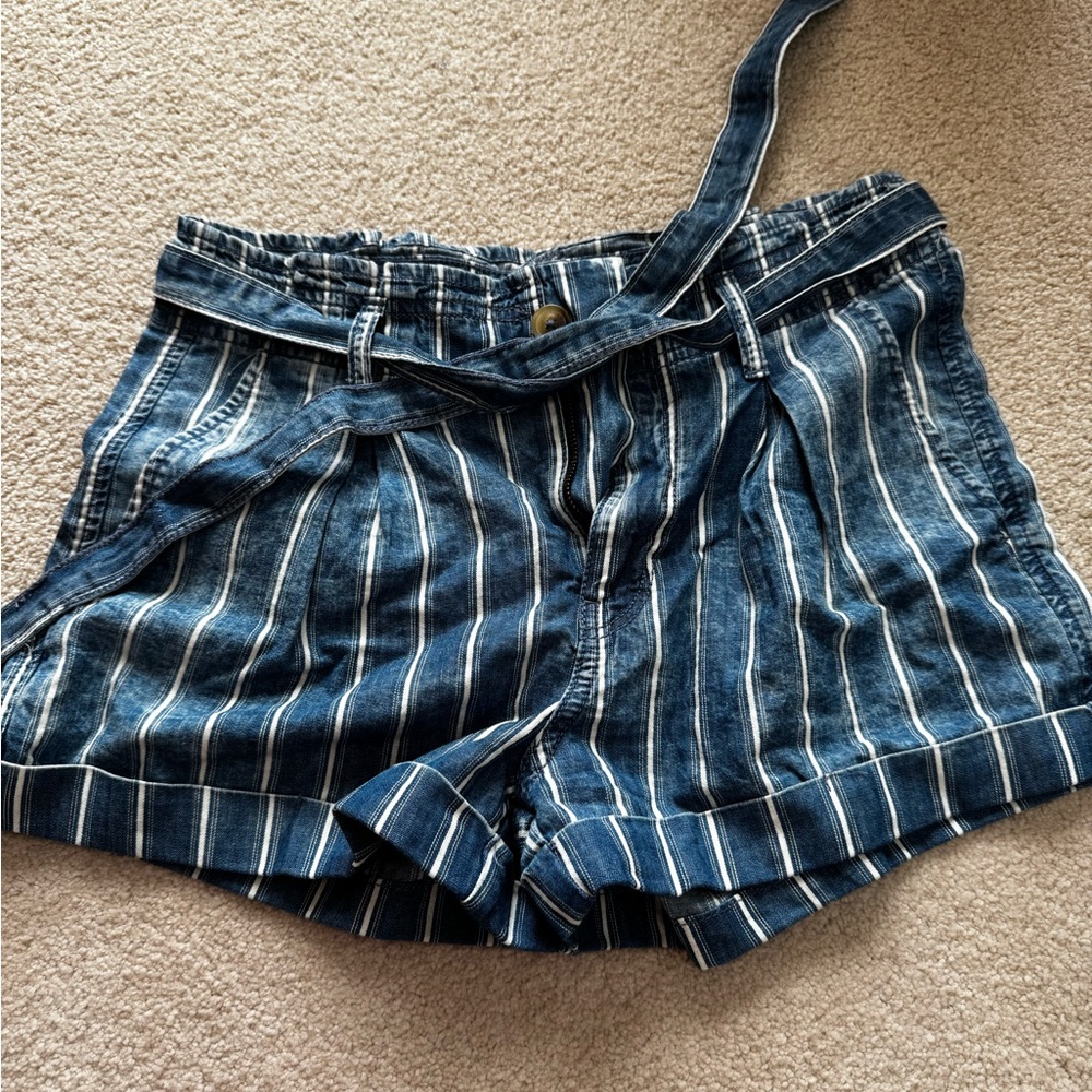 American Eagle Striped Paperbag Waist Women's Shorts w/ Tie Belt